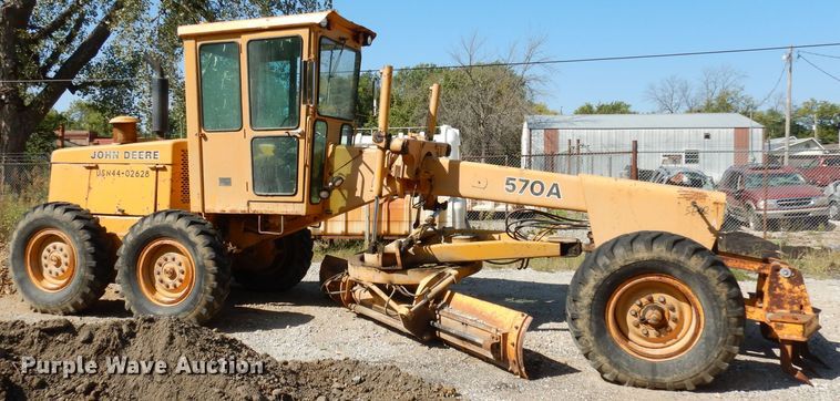 image for item DJ6822 1982 John Deere 570A  motor grader