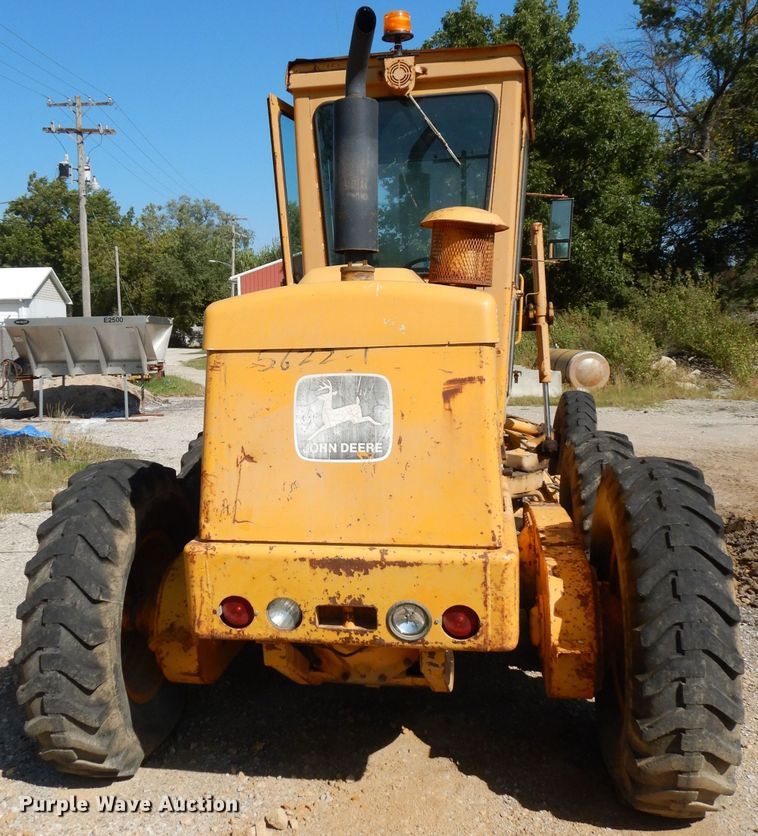 image for item DJ6822 1982 John Deere 570A  motor grader