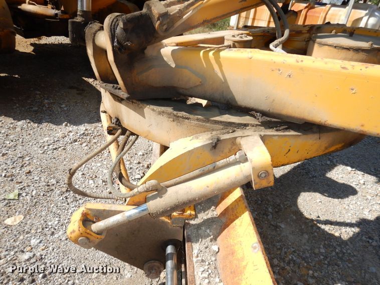 image for item DJ6822 1982 John Deere 570A  motor grader