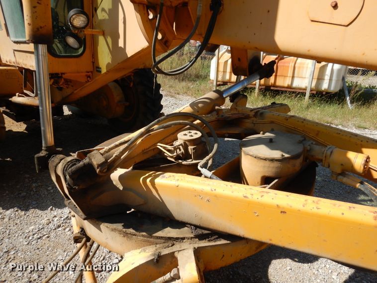 image for item DJ6822 1982 John Deere 570A  motor grader