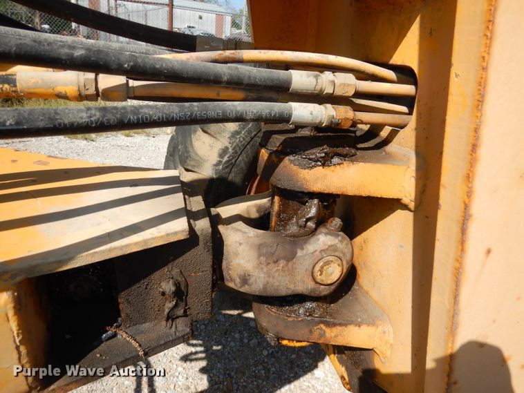 image for item DJ6822 1982 John Deere 570A  motor grader