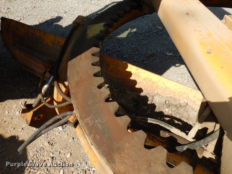 image for item DJ6822 1982 John Deere 570A  motor grader