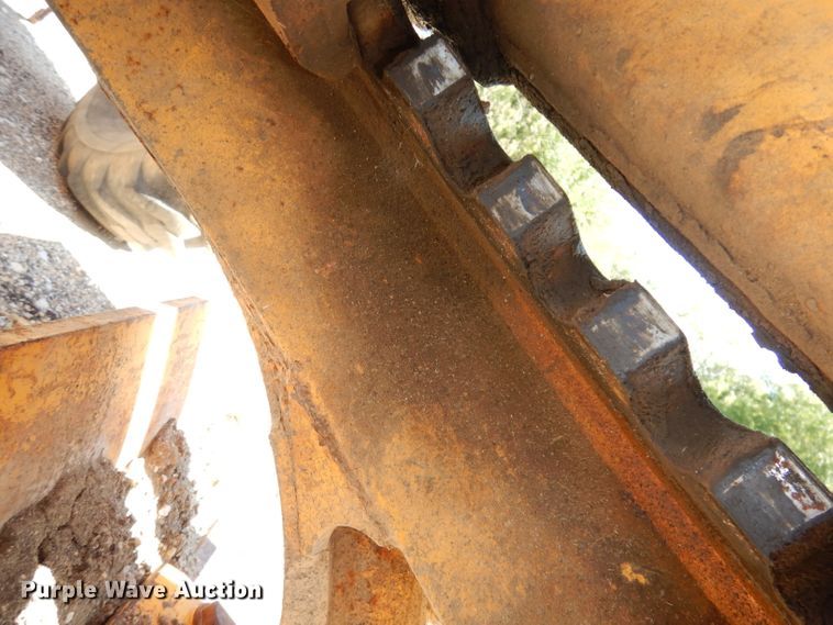 image for item DJ6822 1982 John Deere 570A  motor grader