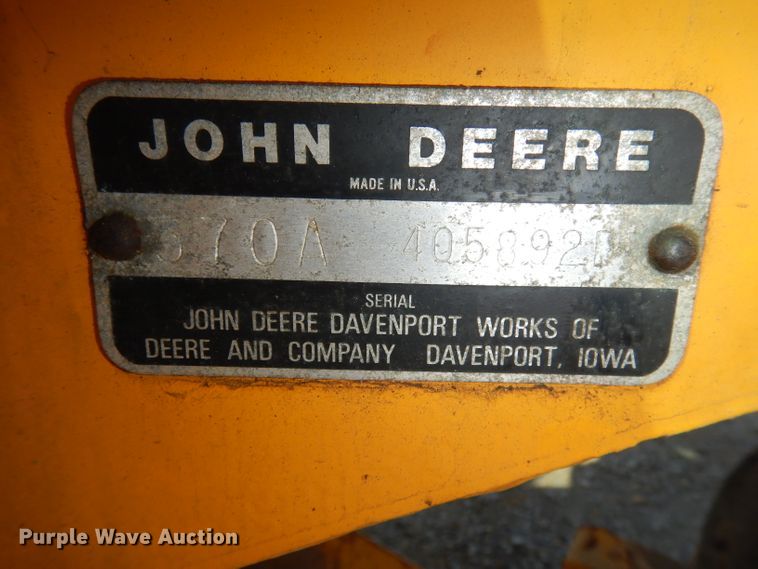 image for item DJ6822 1982 John Deere 570A  motor grader