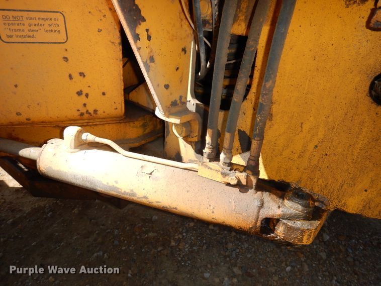 image for item DJ6822 1982 John Deere 570A  motor grader