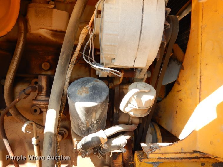 image for item DJ6822 1982 John Deere 570A  motor grader