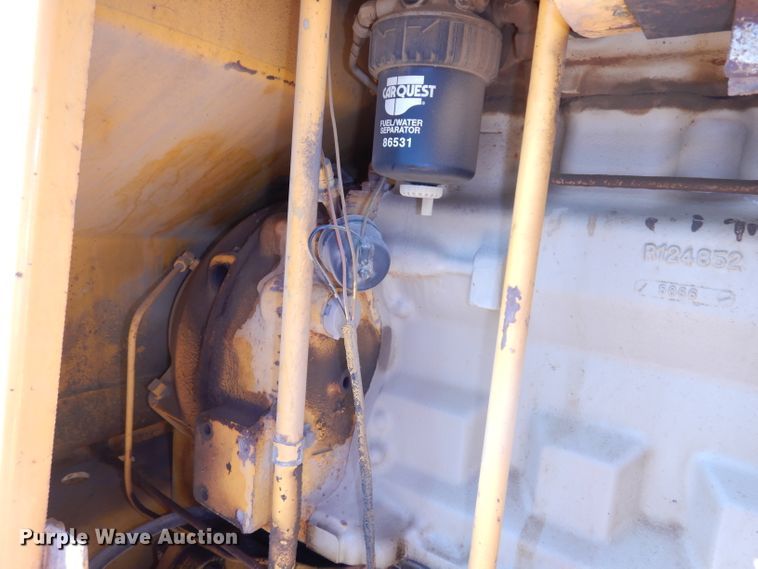 image for item DJ6822 1982 John Deere 570A  motor grader