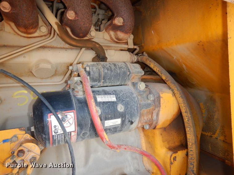 image for item DJ6822 1982 John Deere 570A  motor grader