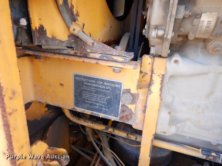 image for item DJ6822 1982 John Deere 570A  motor grader