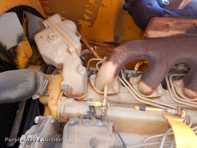 image for item DJ6822 1982 John Deere 570A  motor grader