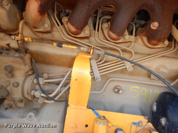 image for item DJ6822 1982 John Deere 570A  motor grader