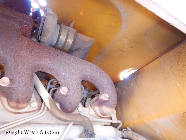 image for item DJ6822 1982 John Deere 570A  motor grader