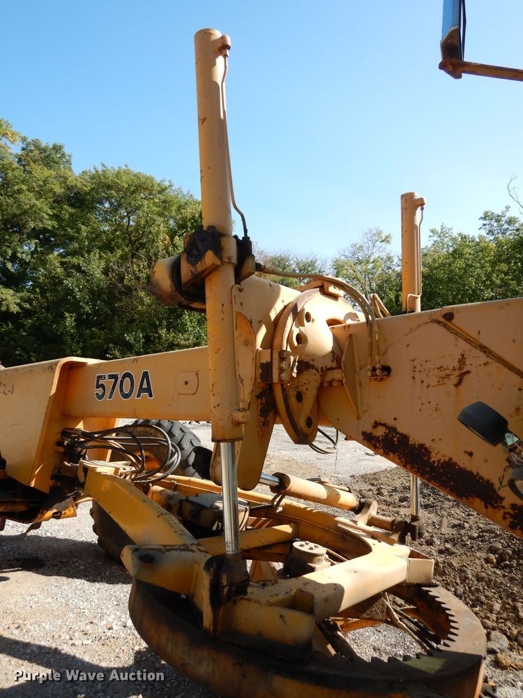 image for item DJ6822 1982 John Deere 570A  motor grader