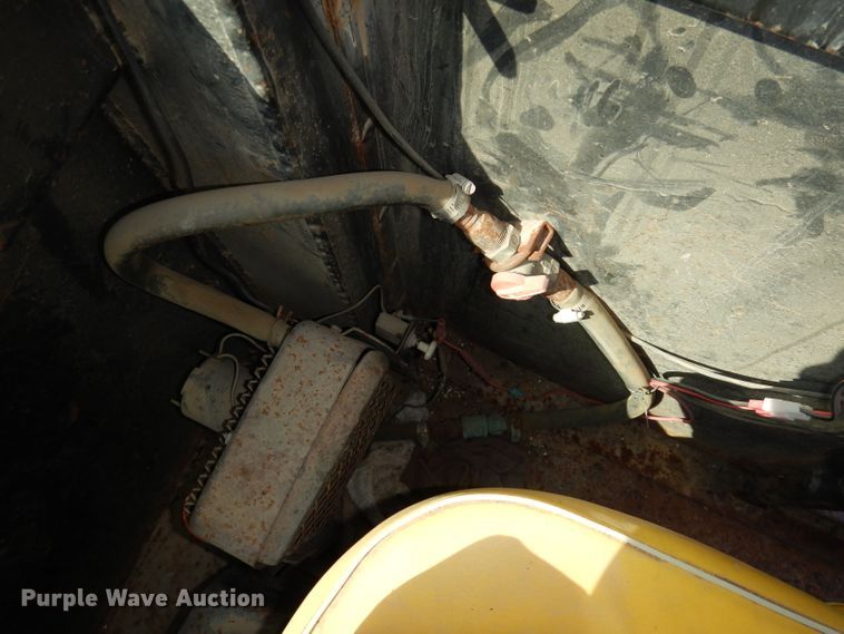 image for item DJ6822 1982 John Deere 570A  motor grader