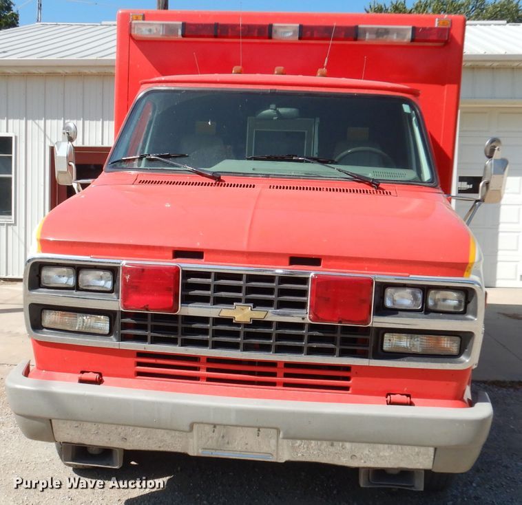 image for item DJ6823 1996 Chevrolet P30HD  ambulance