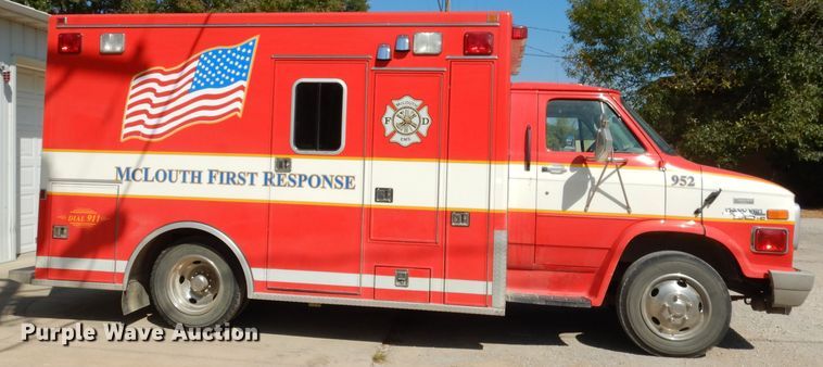 image for item DJ6823 1996 Chevrolet P30HD  ambulance
