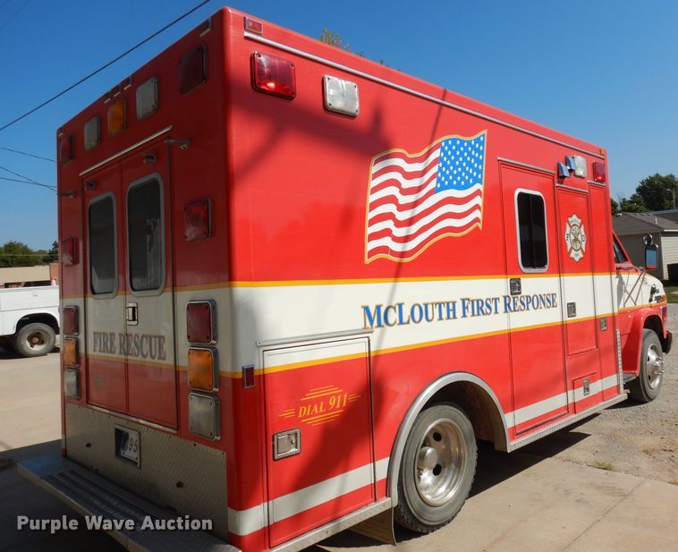 image for item DJ6823 1996 Chevrolet P30HD  ambulance