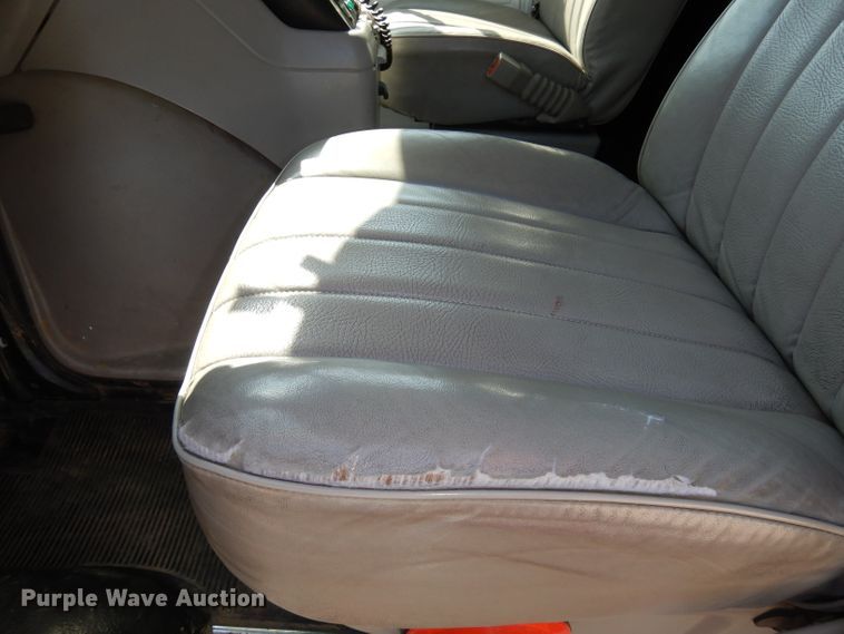 image for item DJ6823 1996 Chevrolet P30HD  ambulance