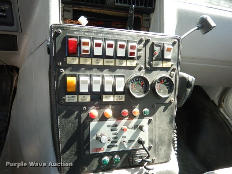 image for item DJ6823 1996 Chevrolet P30HD  ambulance