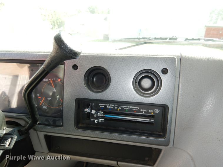 image for item DJ6823 1996 Chevrolet P30HD  ambulance