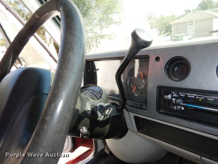 image for item DJ6823 1996 Chevrolet P30HD  ambulance