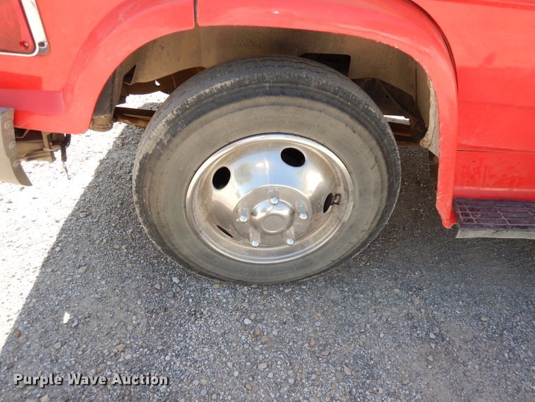 image for item DJ6823 1996 Chevrolet P30HD  ambulance