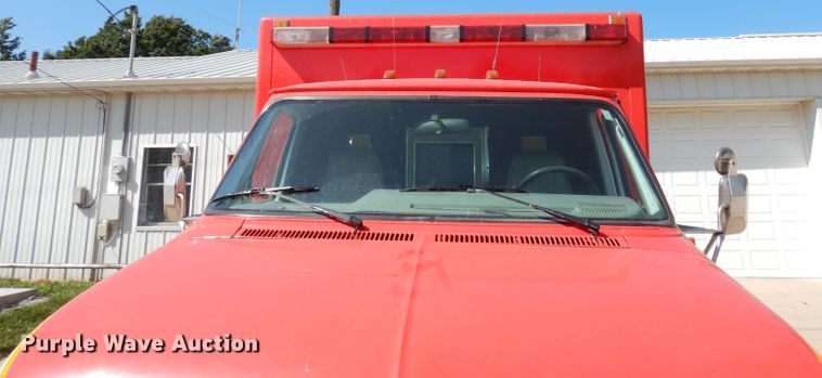 image for item DJ6823 1996 Chevrolet P30HD  ambulance