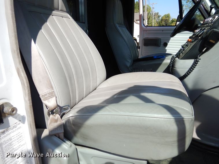 image for item DJ6823 1996 Chevrolet P30HD  ambulance