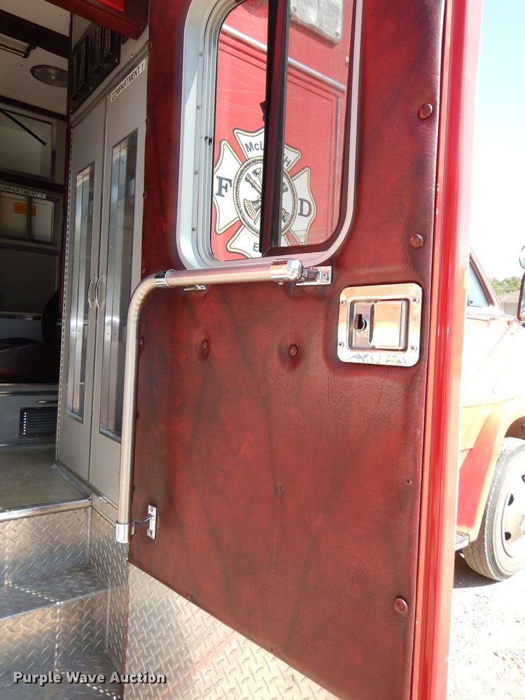 image for item DJ6823 1996 Chevrolet P30HD  ambulance