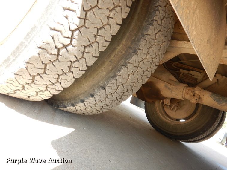 image for item DJ6823 1996 Chevrolet P30HD  ambulance