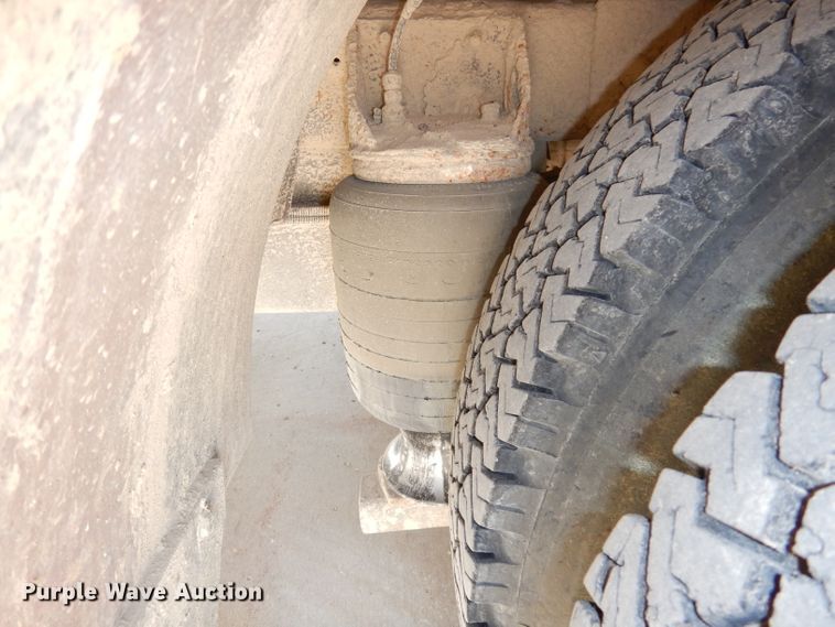 image for item DJ6823 1996 Chevrolet P30HD  ambulance