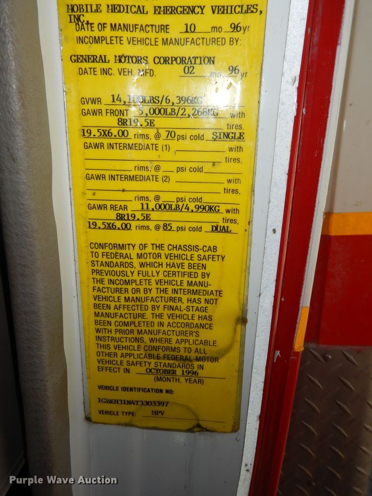 image for item DJ6823 1996 Chevrolet P30HD  ambulance