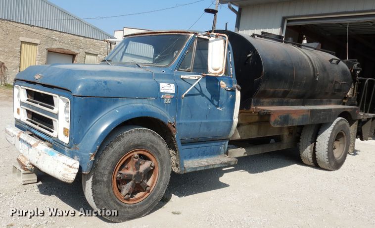 image for item DJ6824 1967 Chevrolet 60  oil distributor truck