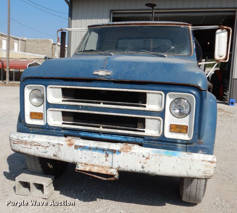 image for item DJ6824 1967 Chevrolet 60  oil distributor truck