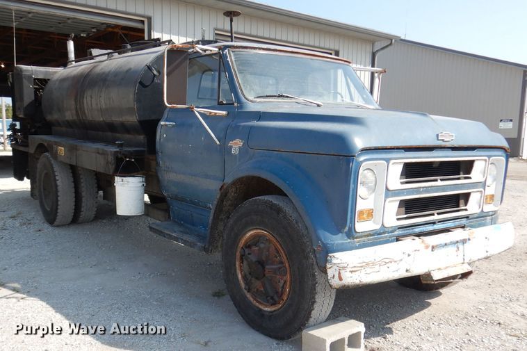 image for item DJ6824 1967 Chevrolet 60  oil distributor truck