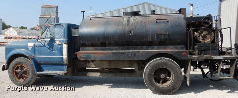 image for item DJ6824 1967 Chevrolet 60  oil distributor truck