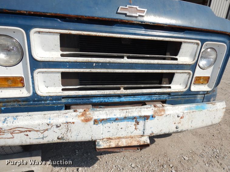 image for item DJ6824 1967 Chevrolet 60  oil distributor truck