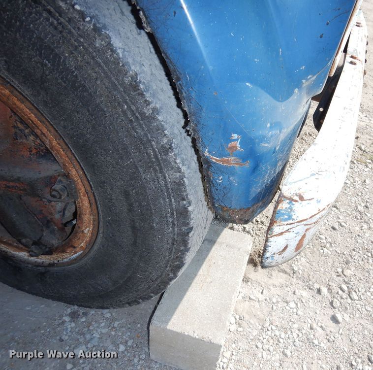 image for item DJ6824 1967 Chevrolet 60  oil distributor truck