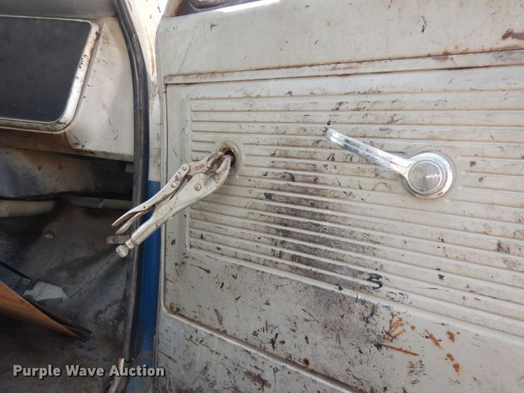 image for item DJ6824 1967 Chevrolet 60  oil distributor truck