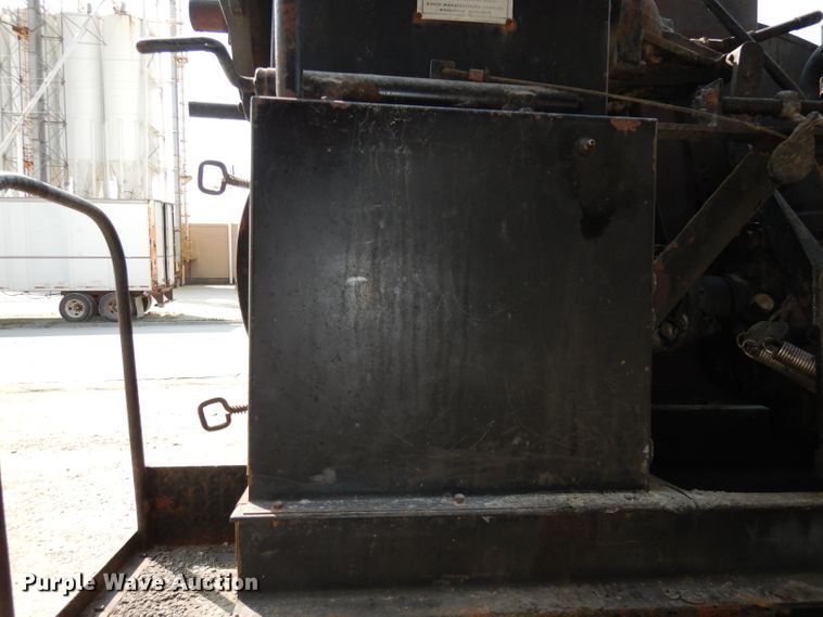 image for item DJ6824 1967 Chevrolet 60  oil distributor truck