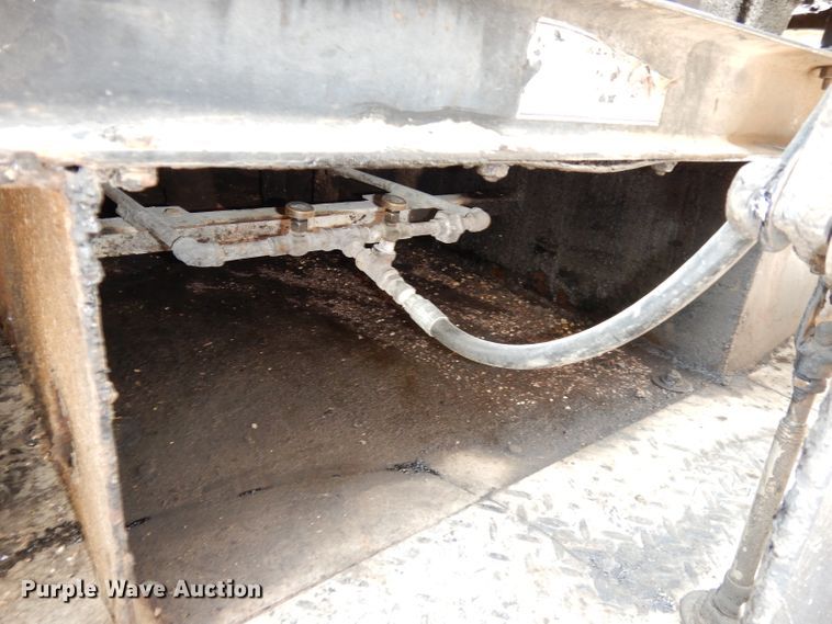 image for item DJ6824 1967 Chevrolet 60  oil distributor truck