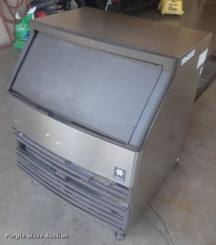 image for item GL9440 Manitowoc ice maker