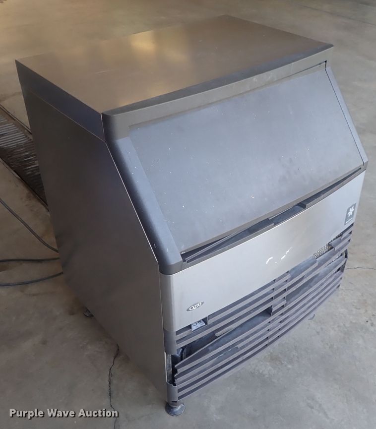 image for item GL9440 Manitowoc ice maker