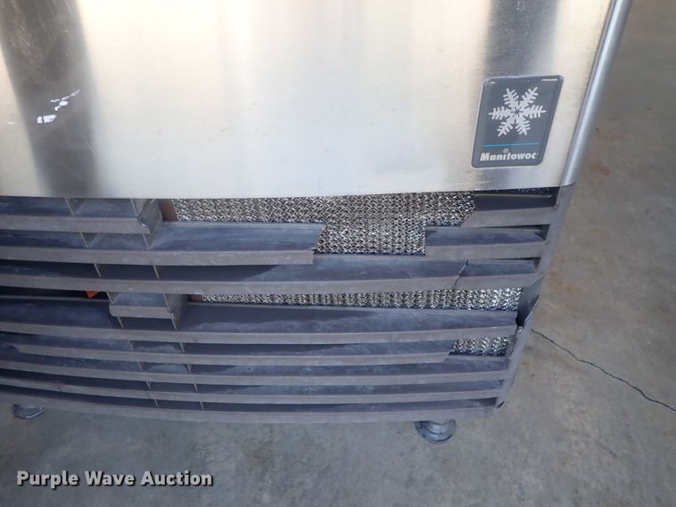 image for item GL9440 Manitowoc ice maker