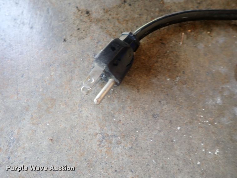 image for item GL9440 Manitowoc ice maker