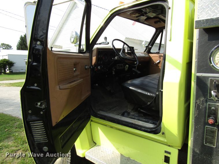 image for item GQ9132 1980 Chevrolet CC7D042  pumper fire truck