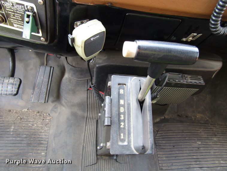 image for item GQ9132 1980 Chevrolet CC7D042  pumper fire truck