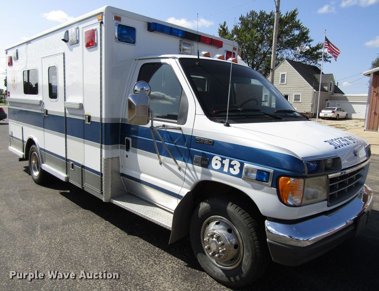 image for item GQ9152 1992 Ford Econoline E350  ambulance