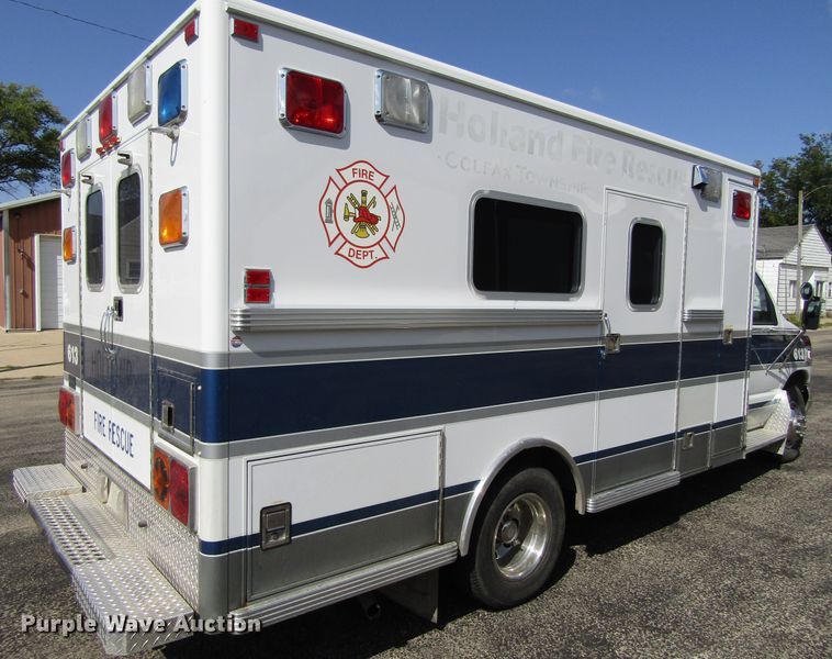 image for item GQ9152 1992 Ford Econoline E350  ambulance