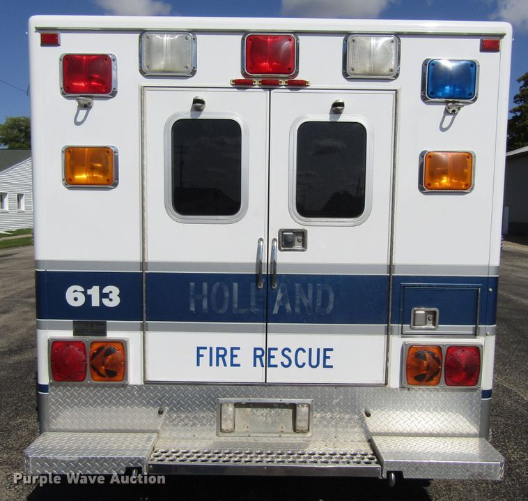 image for item GQ9152 1992 Ford Econoline E350  ambulance